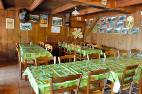 Restaurant de montagne situé dans les alpages du col des Annes Haute Savoie